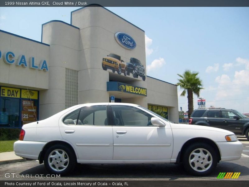 Cloud White / Dusk 1999 Nissan Altima GXE