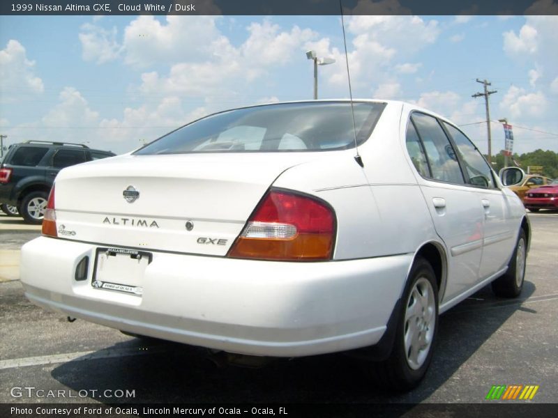Cloud White / Dusk 1999 Nissan Altima GXE