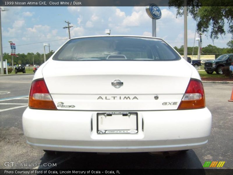 Cloud White / Dusk 1999 Nissan Altima GXE