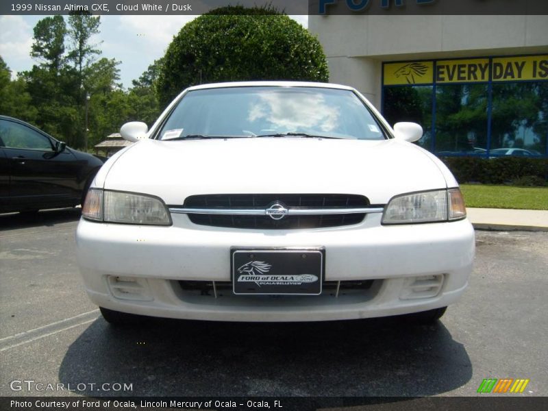 Cloud White / Dusk 1999 Nissan Altima GXE