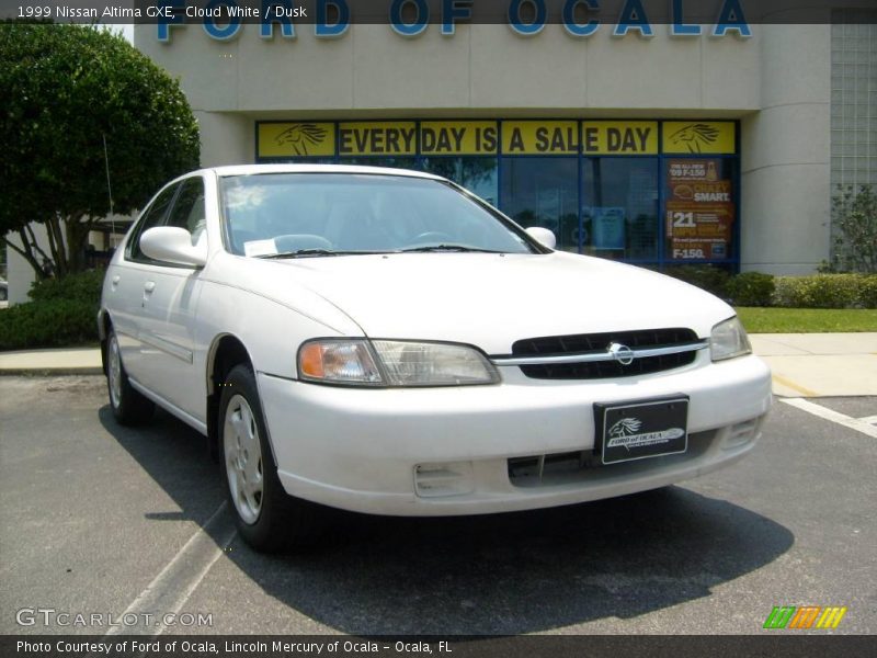 Cloud White / Dusk 1999 Nissan Altima GXE