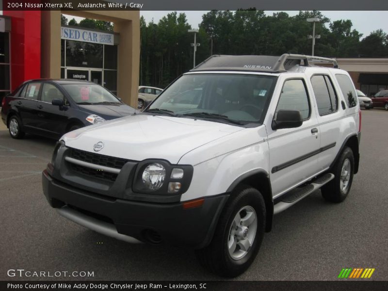 Avalanche White / Gray 2004 Nissan Xterra XE