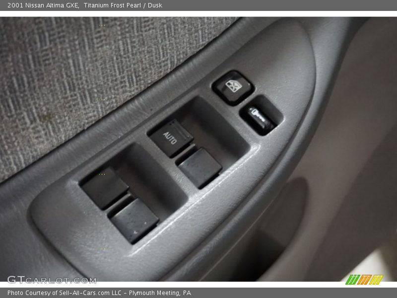 Titanium Frost Pearl / Dusk 2001 Nissan Altima GXE