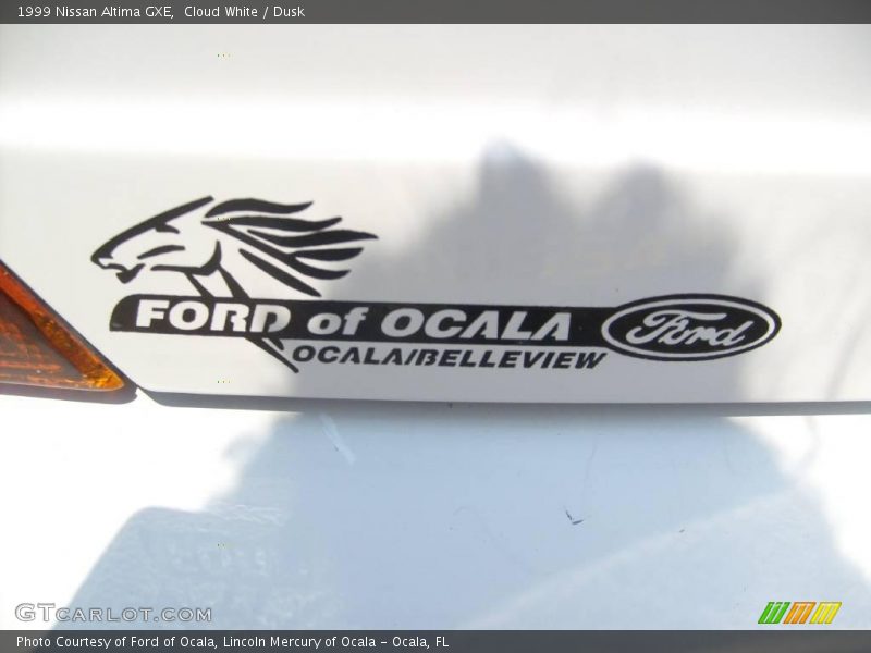 Cloud White / Dusk 1999 Nissan Altima GXE