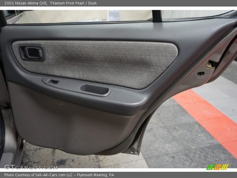 Titanium Frost Pearl / Dusk 2001 Nissan Altima GXE