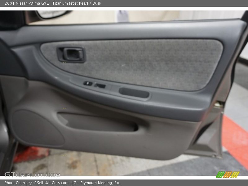 Titanium Frost Pearl / Dusk 2001 Nissan Altima GXE