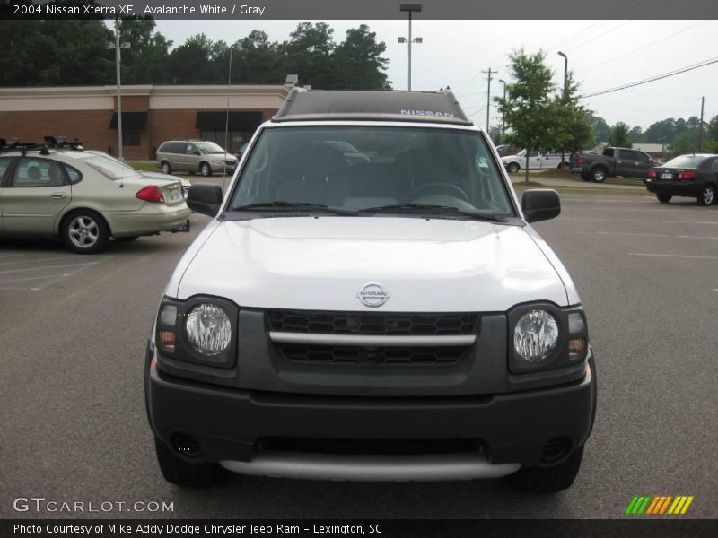 Avalanche White / Gray 2004 Nissan Xterra XE