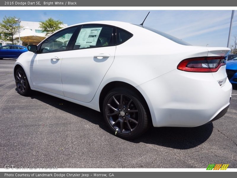 Bright White / Black 2016 Dodge Dart SE