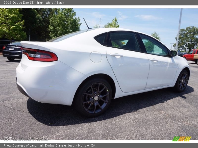 Bright White / Black 2016 Dodge Dart SE