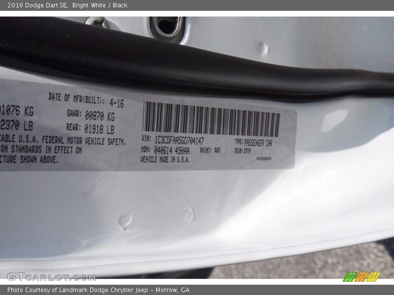 Bright White / Black 2016 Dodge Dart SE