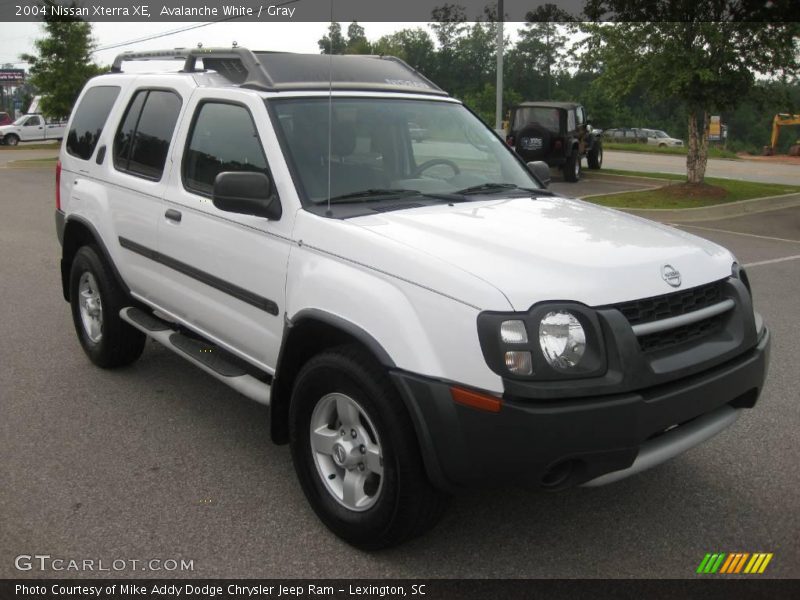 Avalanche White / Gray 2004 Nissan Xterra XE