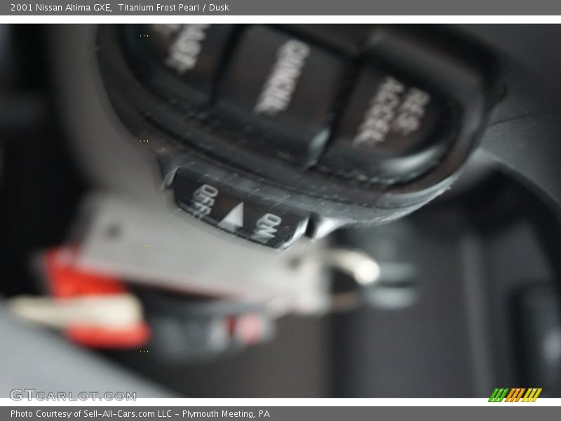 Titanium Frost Pearl / Dusk 2001 Nissan Altima GXE