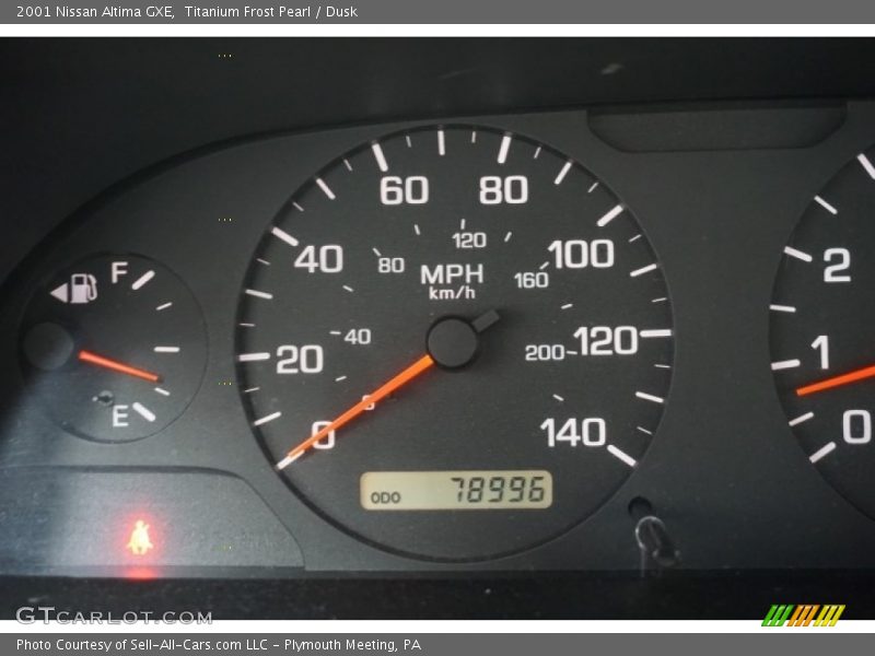 Titanium Frost Pearl / Dusk 2001 Nissan Altima GXE