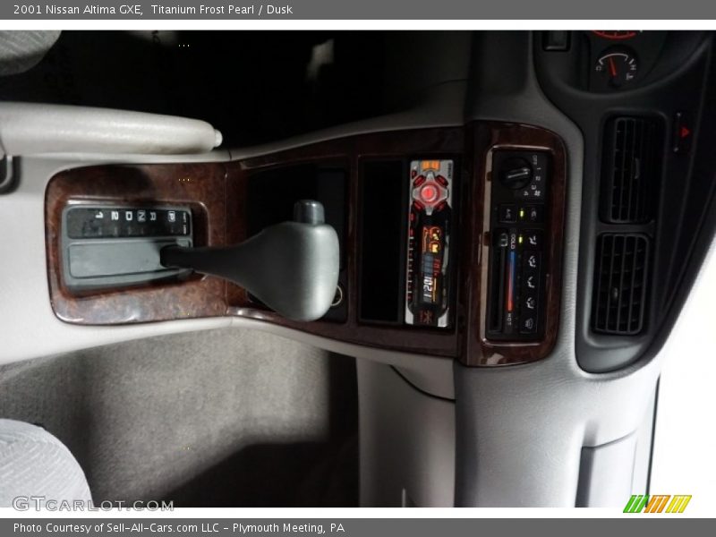 Titanium Frost Pearl / Dusk 2001 Nissan Altima GXE
