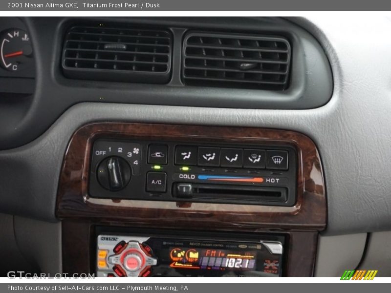 Titanium Frost Pearl / Dusk 2001 Nissan Altima GXE