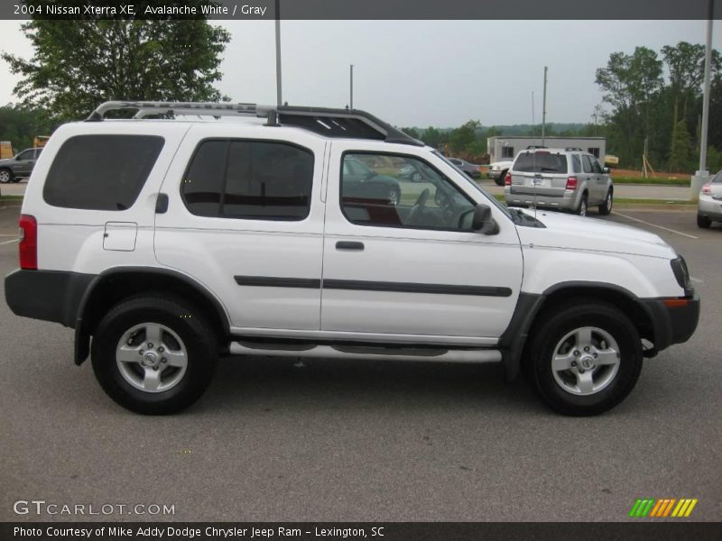 Avalanche White / Gray 2004 Nissan Xterra XE