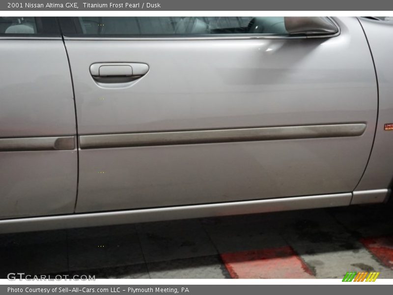 Titanium Frost Pearl / Dusk 2001 Nissan Altima GXE