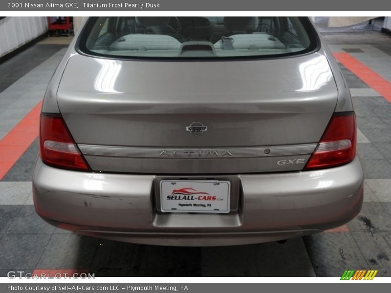 Titanium Frost Pearl / Dusk 2001 Nissan Altima GXE