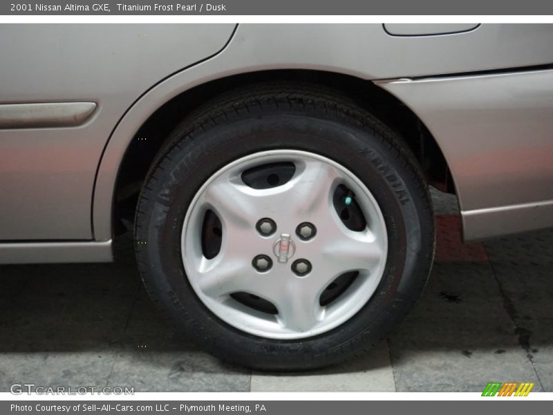 Titanium Frost Pearl / Dusk 2001 Nissan Altima GXE
