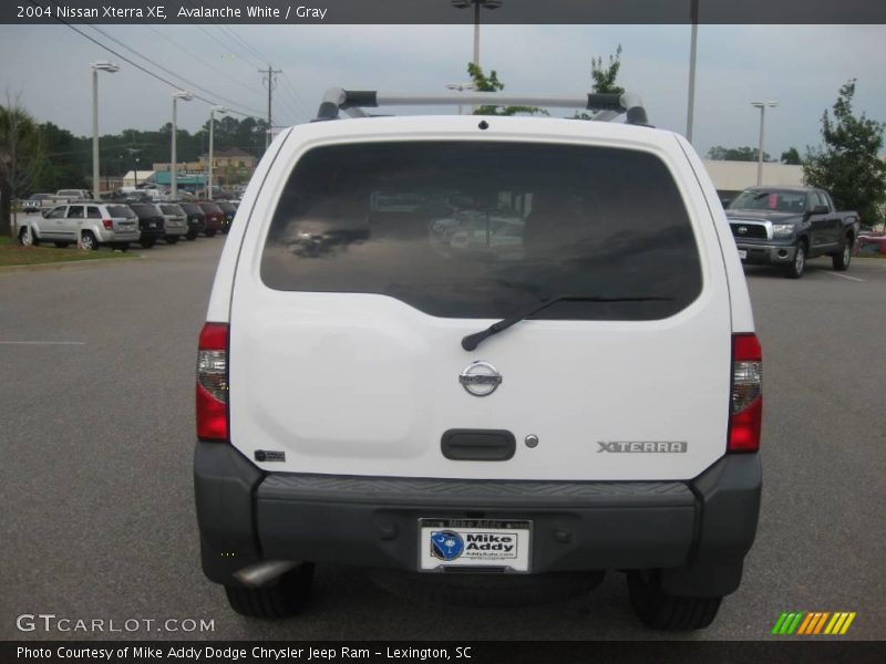 Avalanche White / Gray 2004 Nissan Xterra XE