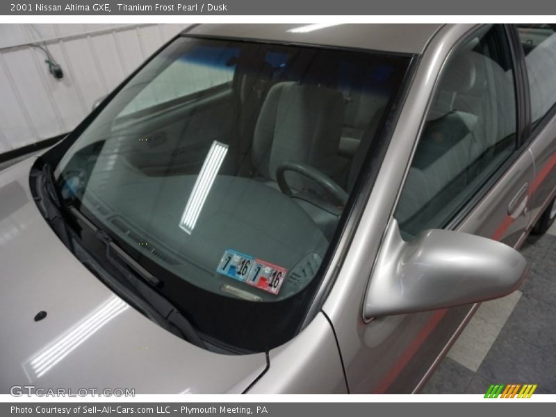 Titanium Frost Pearl / Dusk 2001 Nissan Altima GXE