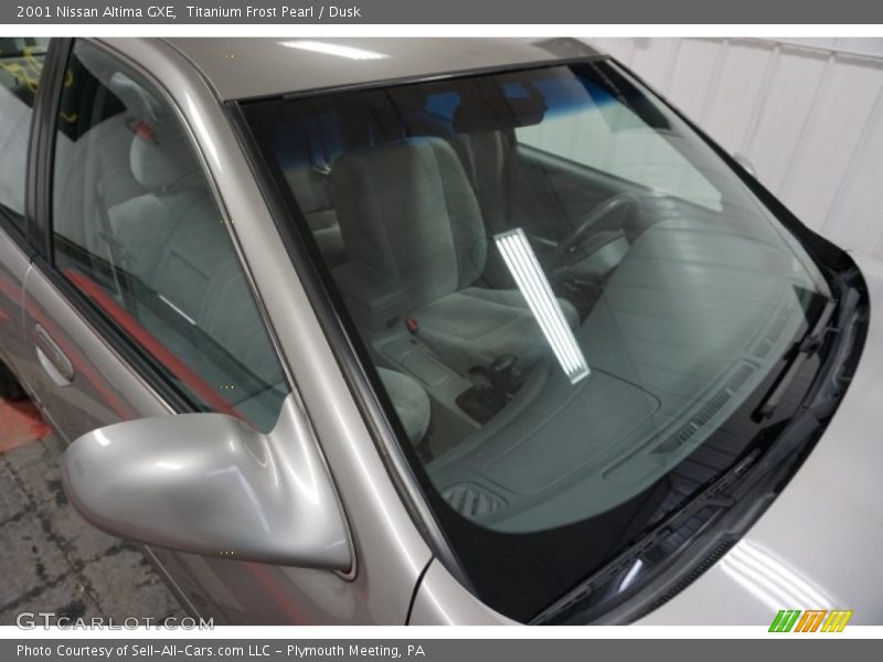 Titanium Frost Pearl / Dusk 2001 Nissan Altima GXE