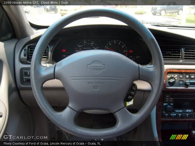 Cloud White / Dusk 1999 Nissan Altima GXE