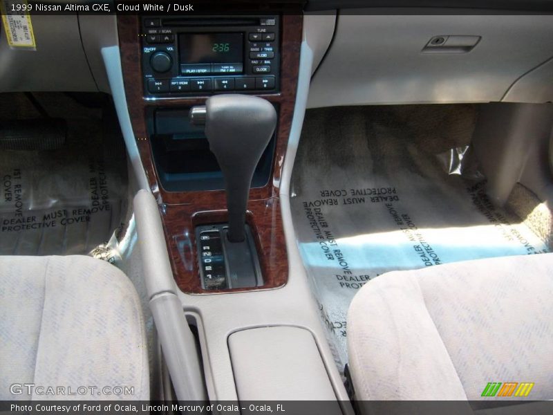 Cloud White / Dusk 1999 Nissan Altima GXE