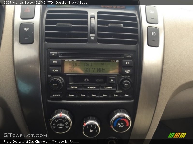 Obsidian Black / Beige 2005 Hyundai Tucson GLS V6 4WD