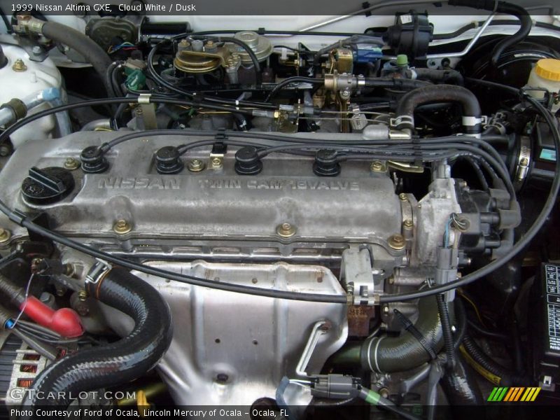 Cloud White / Dusk 1999 Nissan Altima GXE