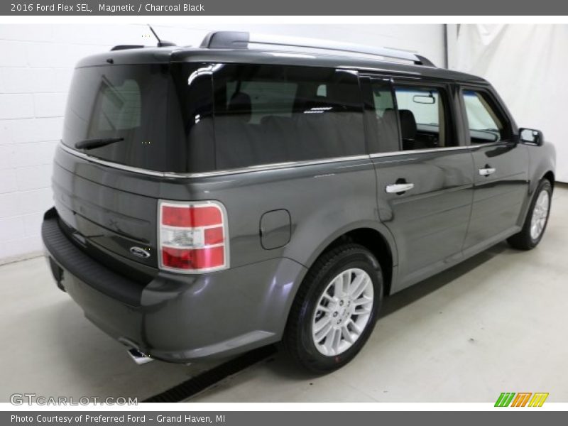 Magnetic / Charcoal Black 2016 Ford Flex SEL