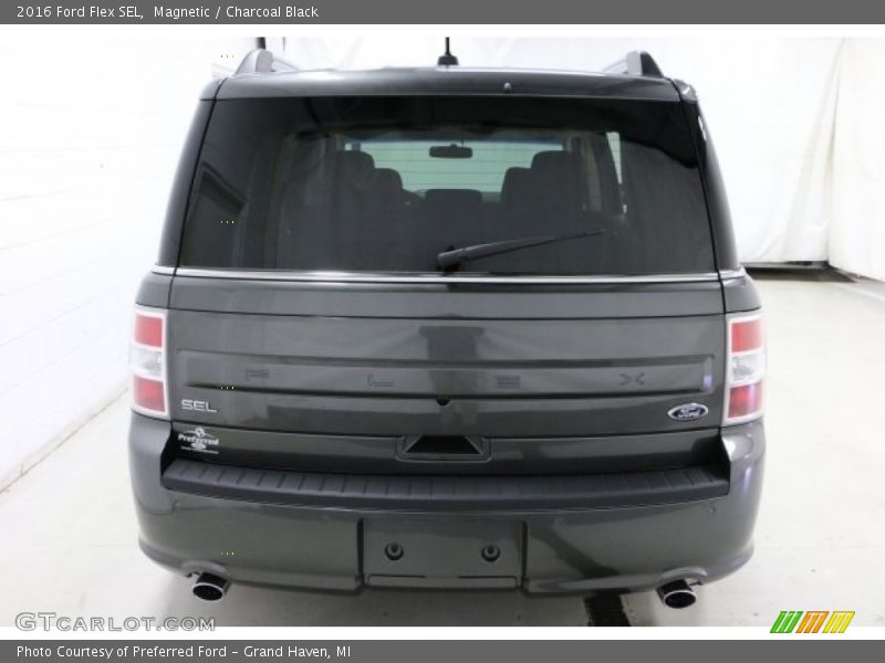 Magnetic / Charcoal Black 2016 Ford Flex SEL