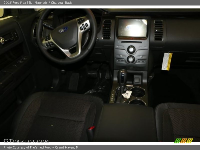Magnetic / Charcoal Black 2016 Ford Flex SEL