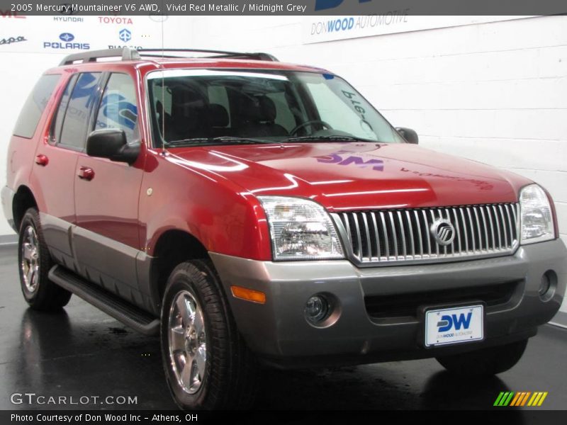 Vivid Red Metallic / Midnight Grey 2005 Mercury Mountaineer V6 AWD