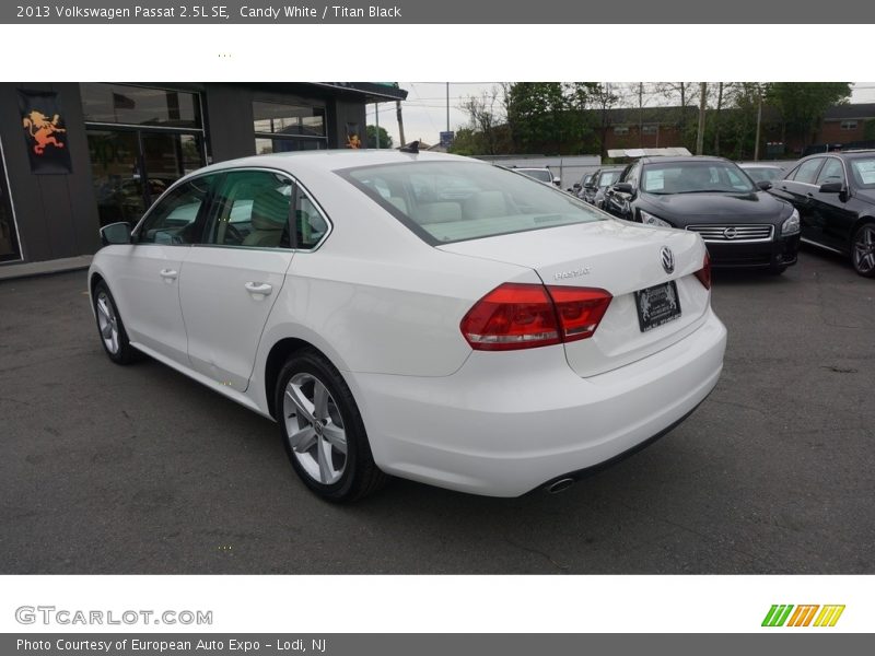 Candy White / Titan Black 2013 Volkswagen Passat 2.5L SE