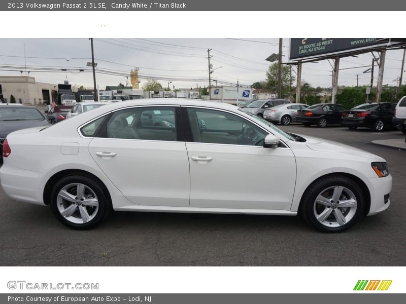 Candy White / Titan Black 2013 Volkswagen Passat 2.5L SE