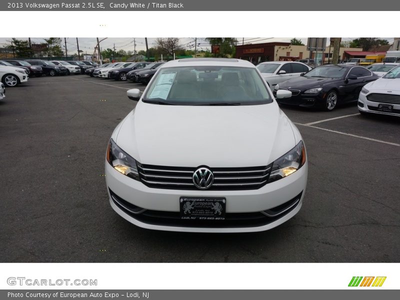 Candy White / Titan Black 2013 Volkswagen Passat 2.5L SE