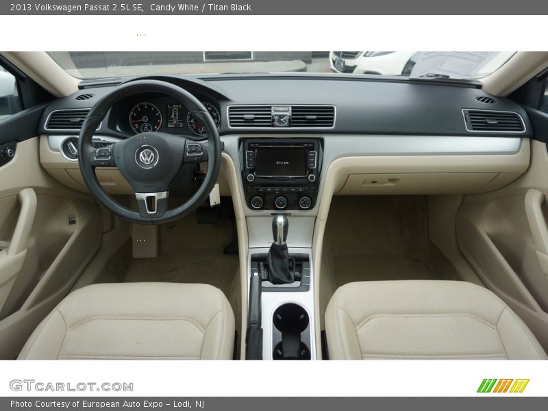 Candy White / Titan Black 2013 Volkswagen Passat 2.5L SE