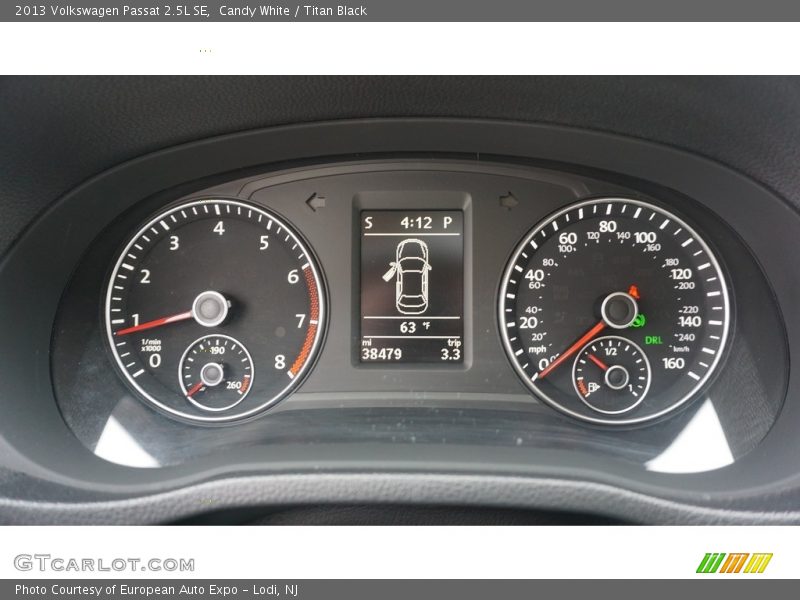Candy White / Titan Black 2013 Volkswagen Passat 2.5L SE
