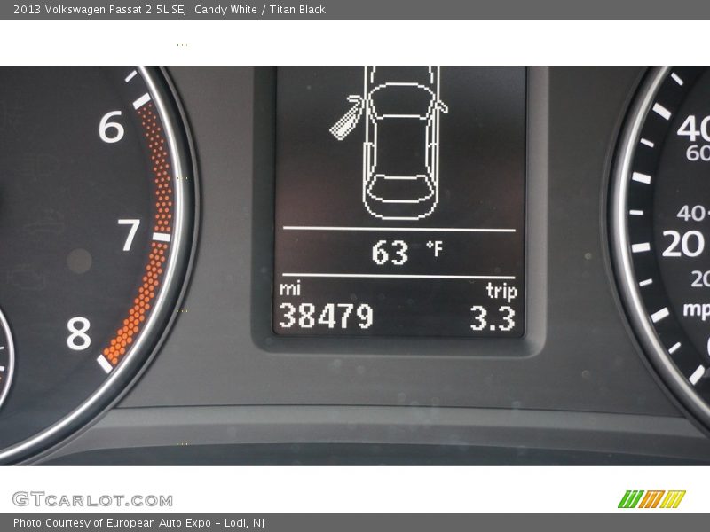Candy White / Titan Black 2013 Volkswagen Passat 2.5L SE
