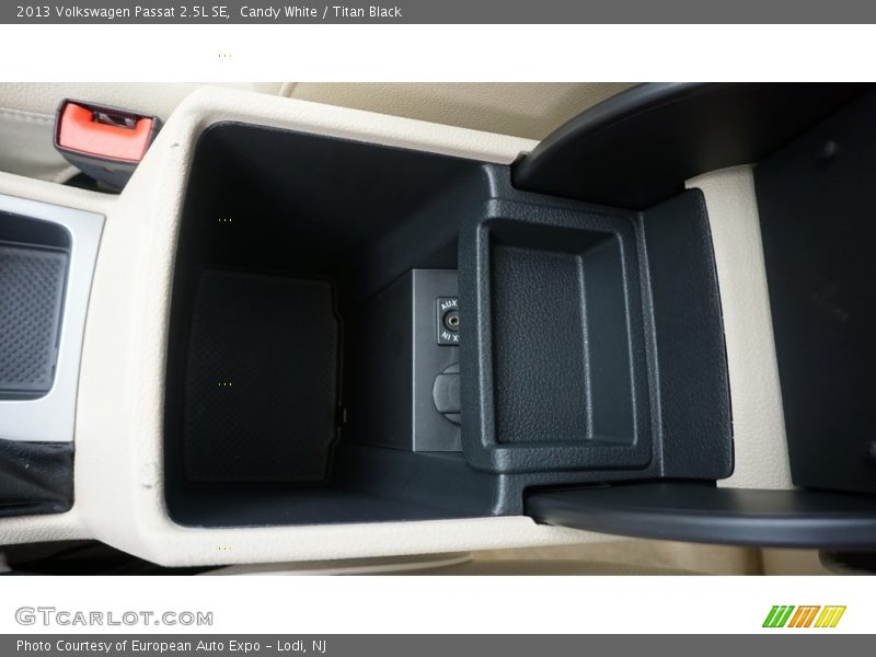 Candy White / Titan Black 2013 Volkswagen Passat 2.5L SE
