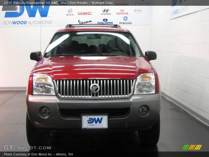 Vivid Red Metallic / Midnight Grey 2005 Mercury Mountaineer V6 AWD