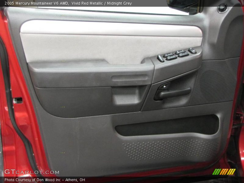 Vivid Red Metallic / Midnight Grey 2005 Mercury Mountaineer V6 AWD