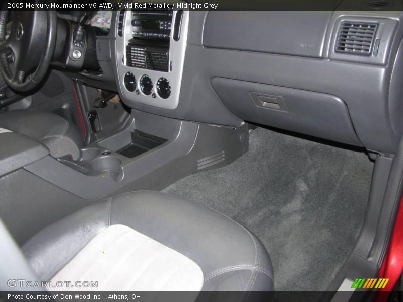 Vivid Red Metallic / Midnight Grey 2005 Mercury Mountaineer V6 AWD