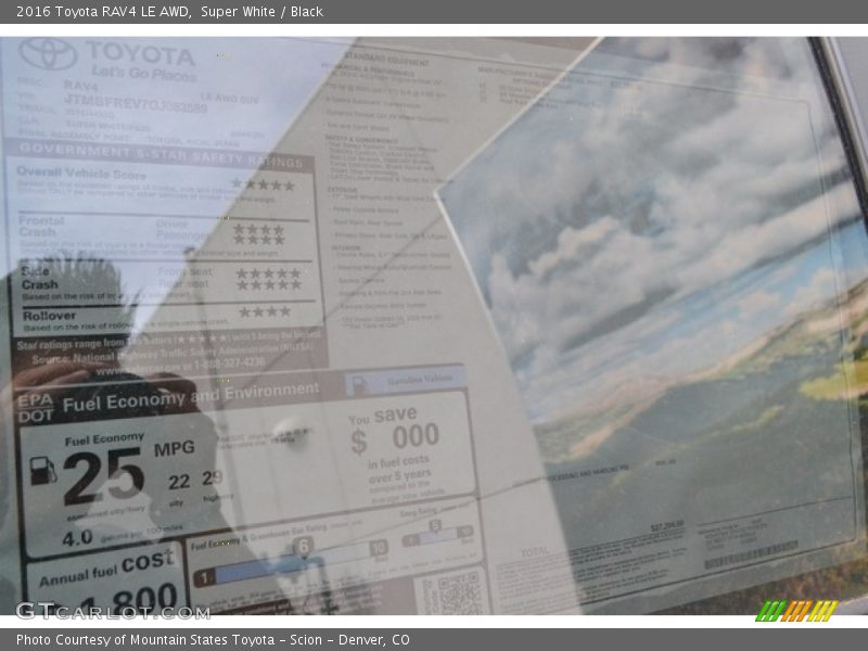 Super White / Black 2016 Toyota RAV4 LE AWD