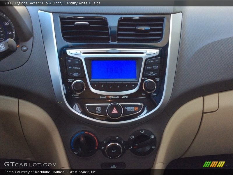 Century White / Beige 2013 Hyundai Accent GLS 4 Door