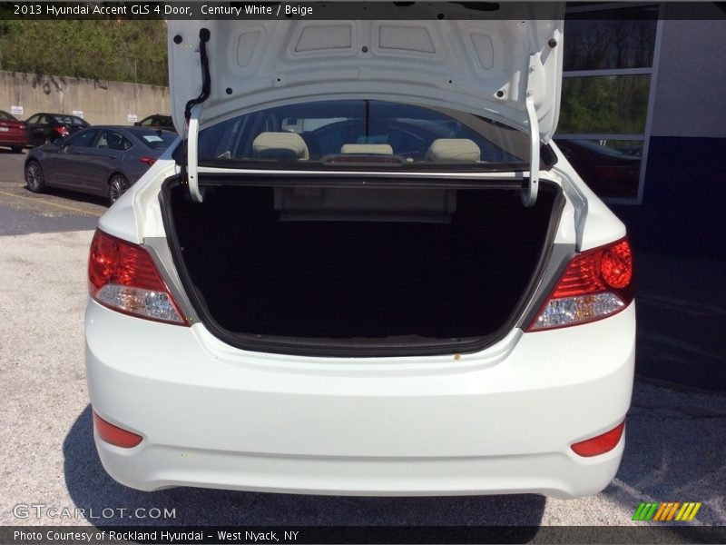 Century White / Beige 2013 Hyundai Accent GLS 4 Door