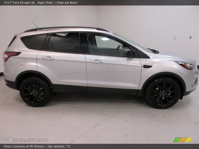 Ingot Silver / Charcoal Black 2017 Ford Escape SE