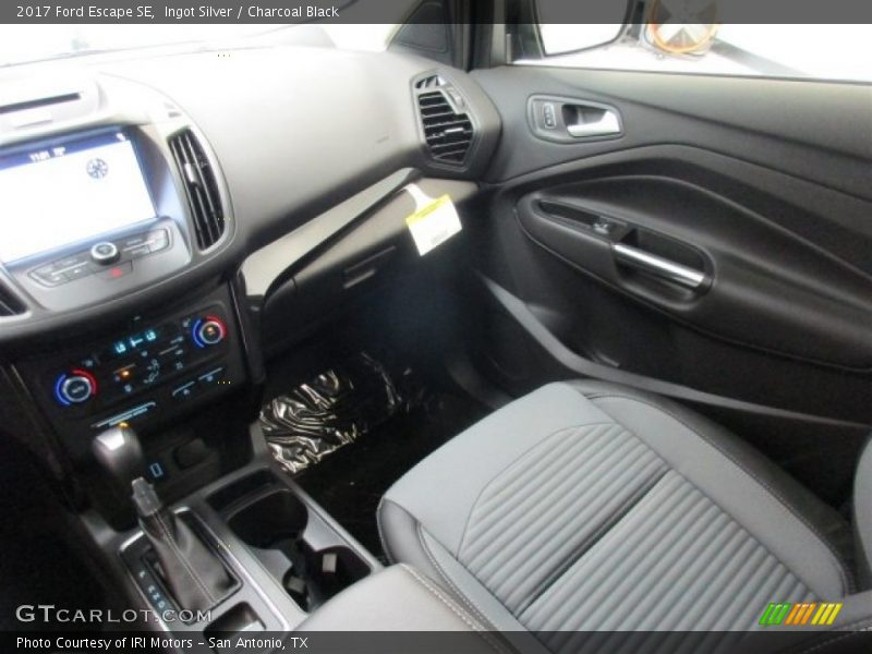 Ingot Silver / Charcoal Black 2017 Ford Escape SE