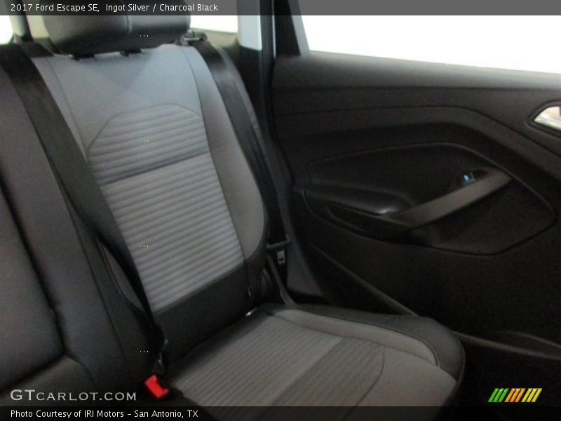 Ingot Silver / Charcoal Black 2017 Ford Escape SE